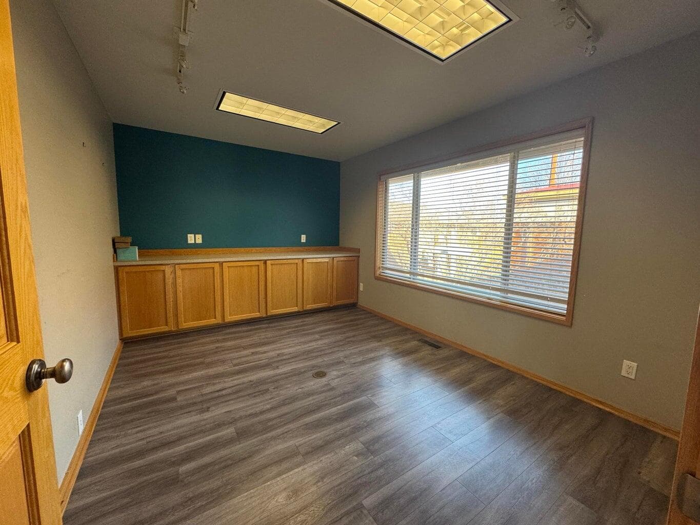 Photo of 917 SW Highland Avenue 9 of 12