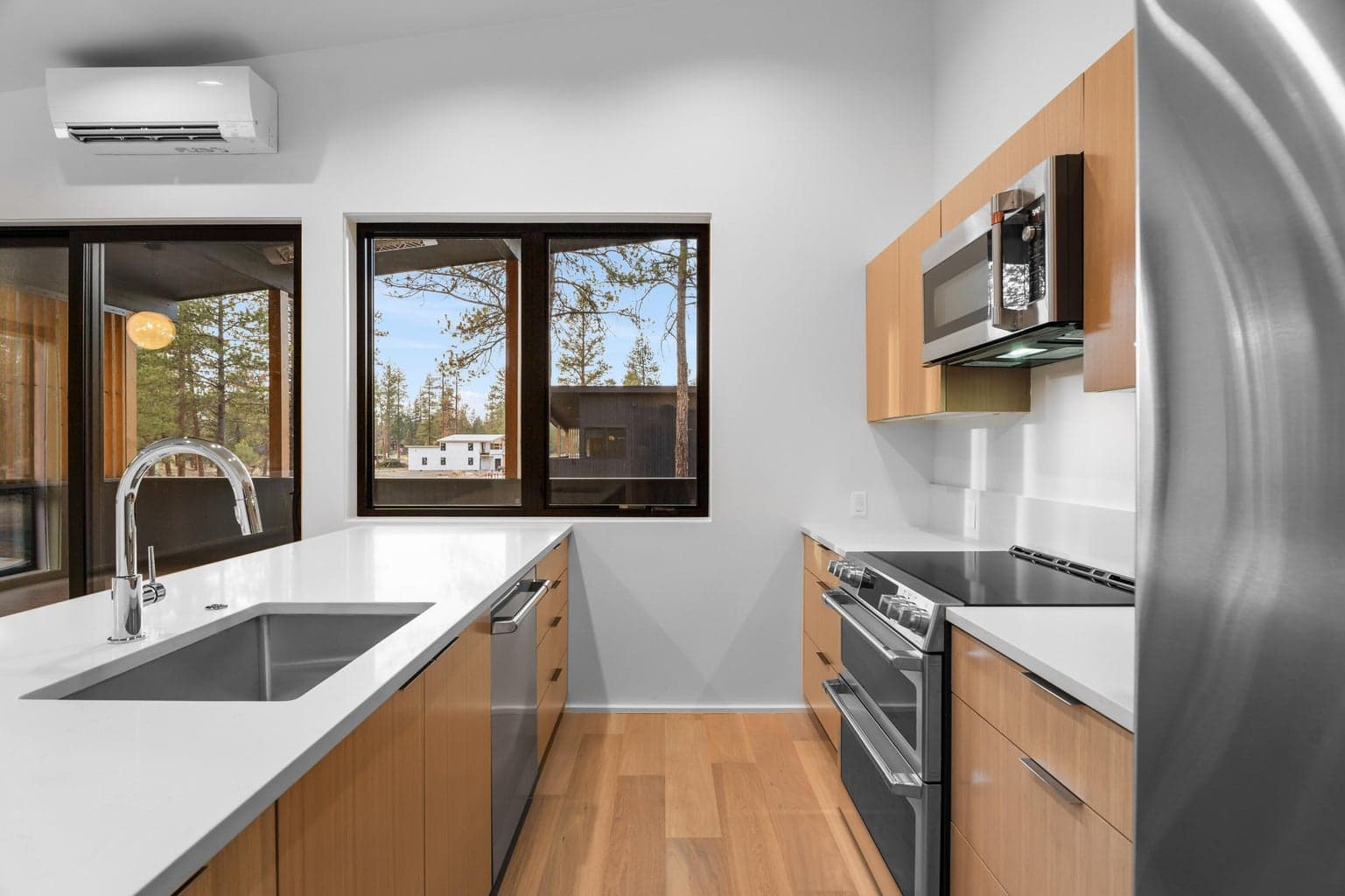 Photo of 653 W Sisters Park Drive 6 of 18