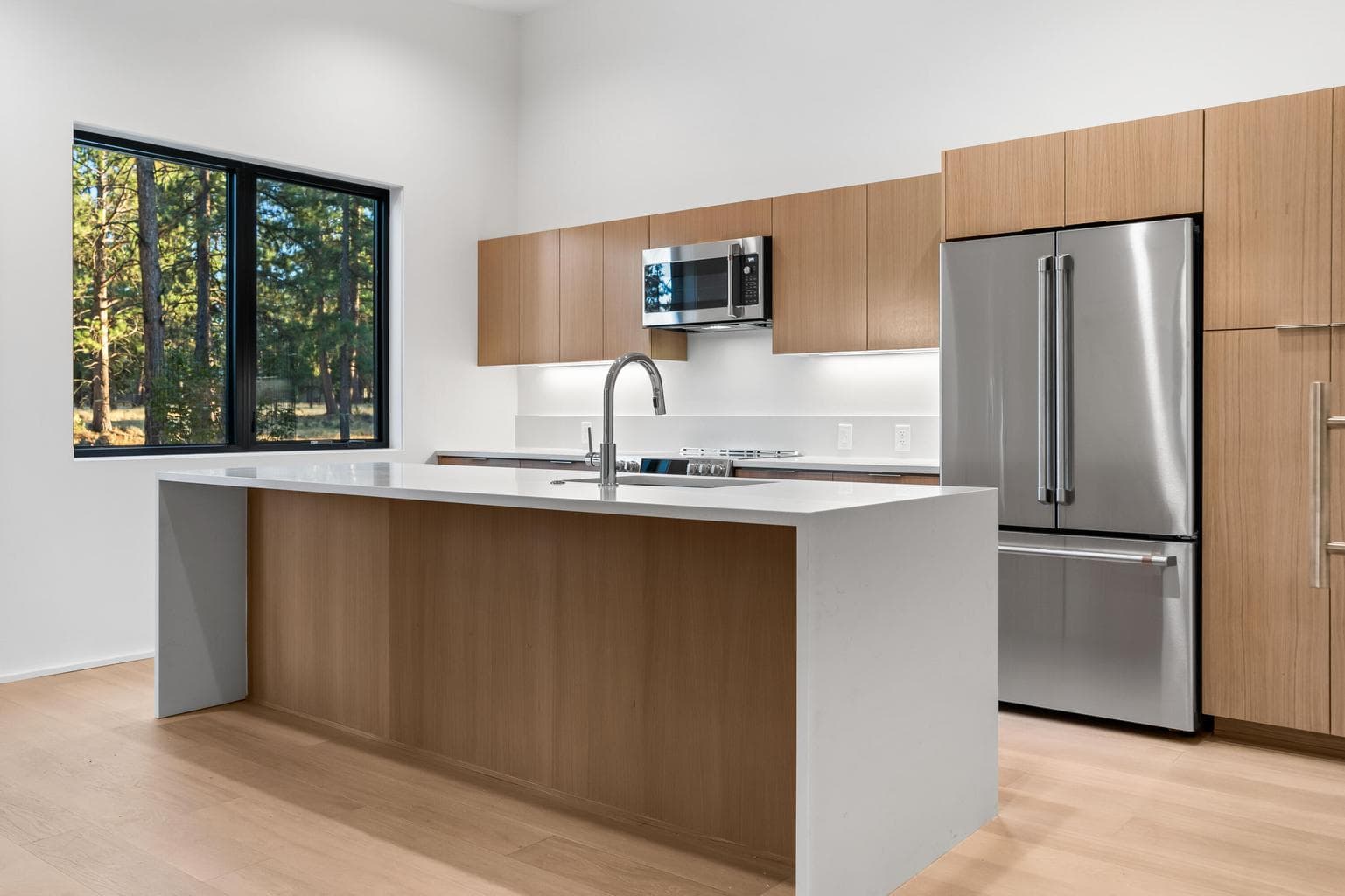 Photo of 653 W Sisters Park Drive 7 of 18