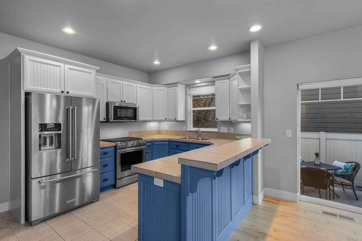 Photo of 920 NW 15th Street 16 of 35