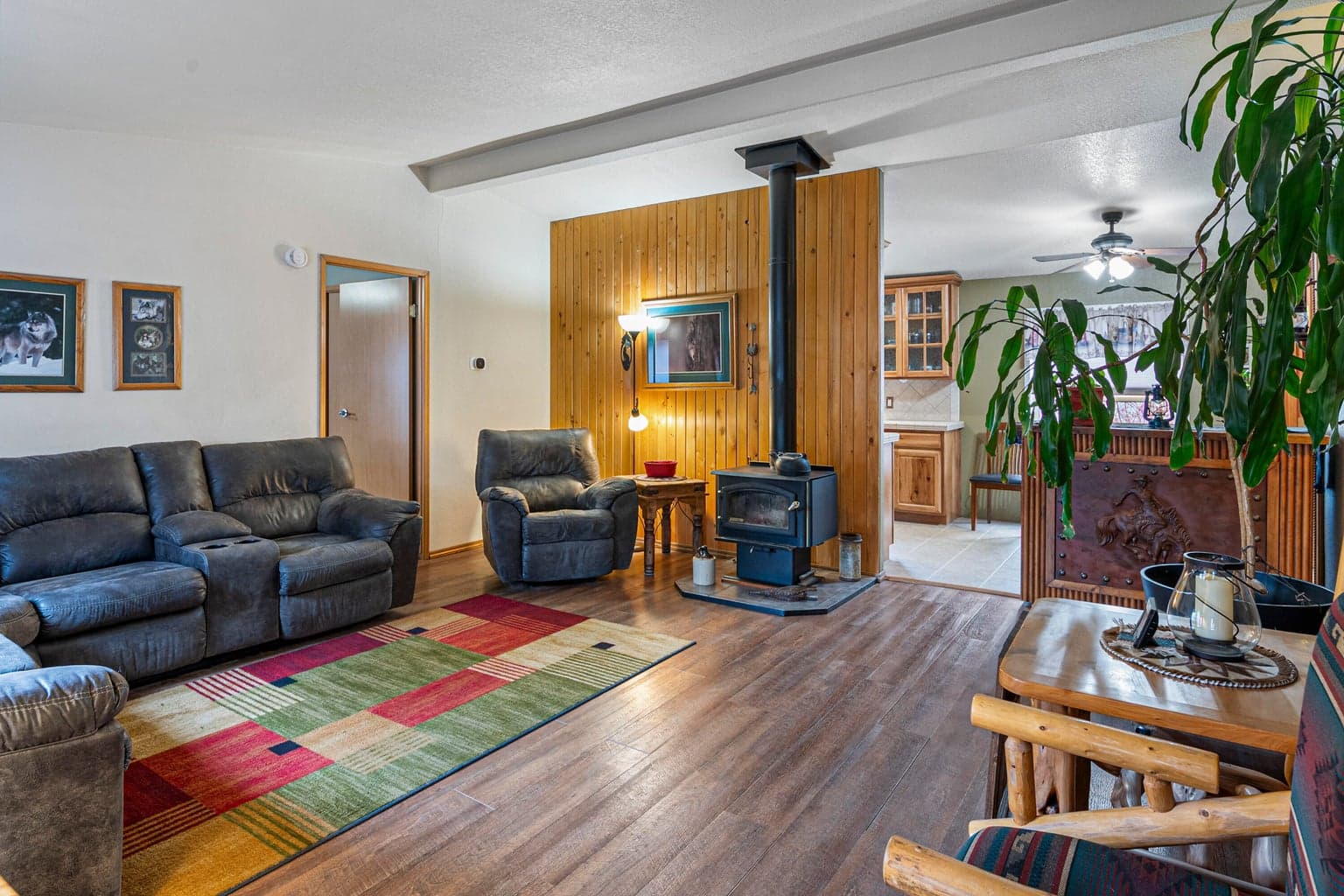 Photo of 4572 49th 5 of 21