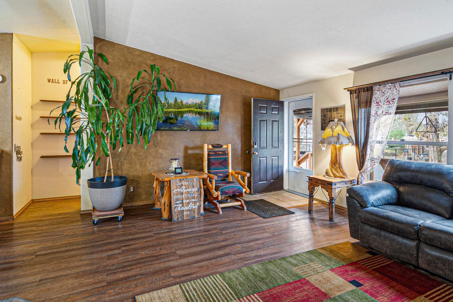 Photo of 4572 49th 6 of 21