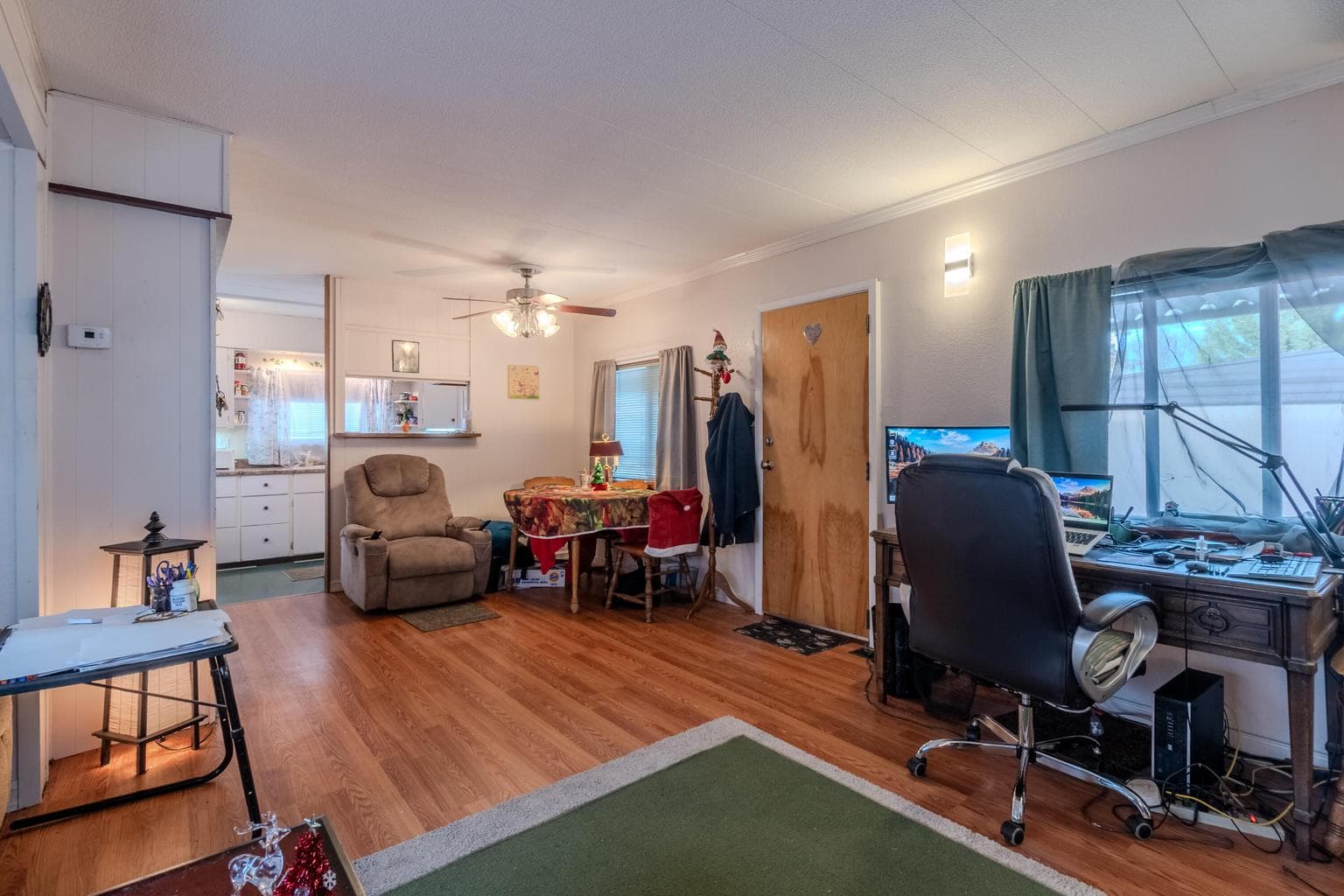 Photo of 2799 Siskiyou 5 of 22