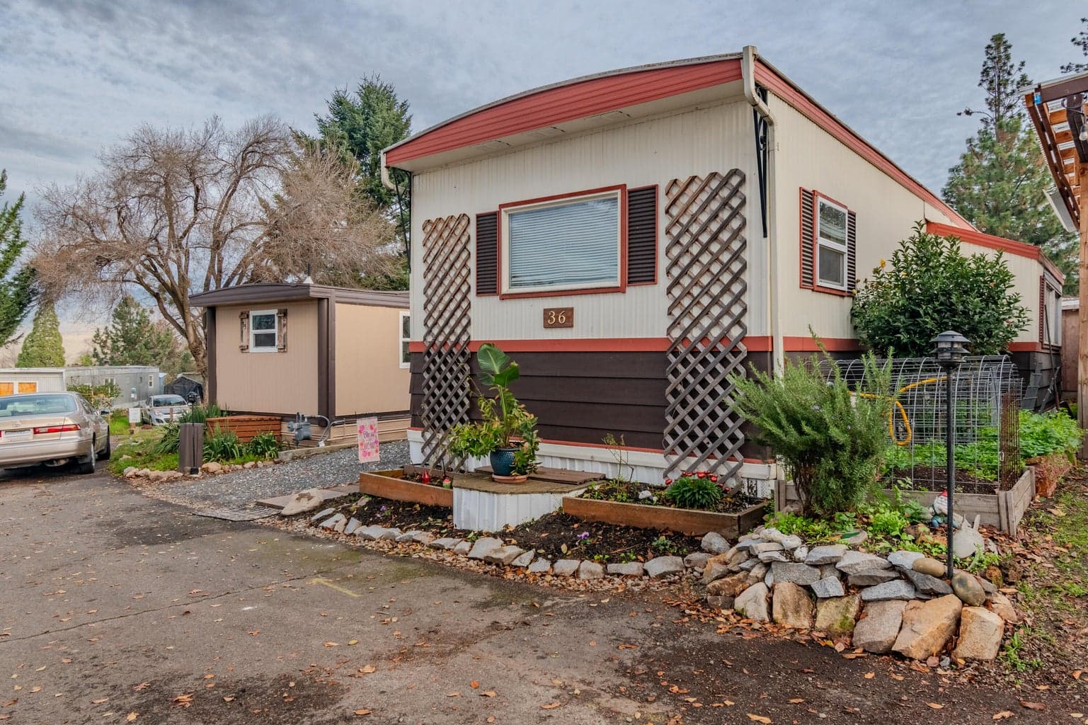 Photo of 2799 Siskiyou 2 of 22