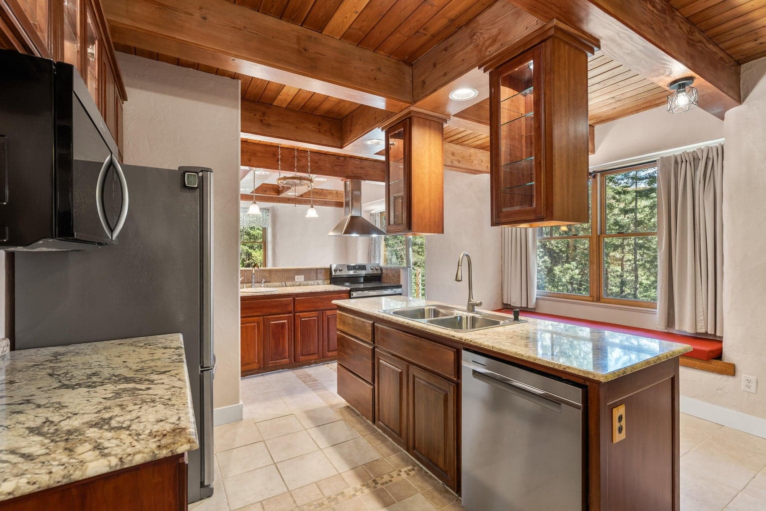 Photo of 827 Tyler Creek 5 of 32