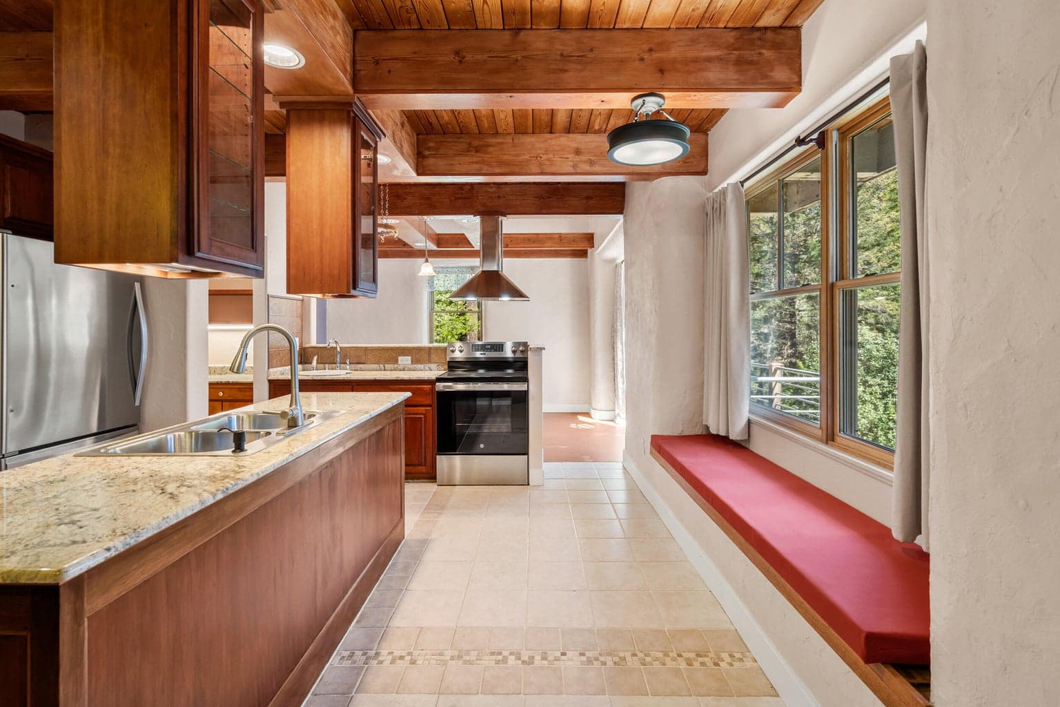 Photo of 827 Tyler Creek 4 of 32