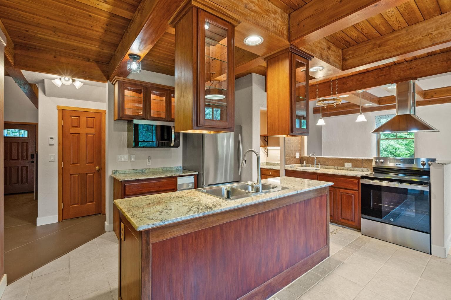 Photo of 827 Tyler Creek 3 of 32