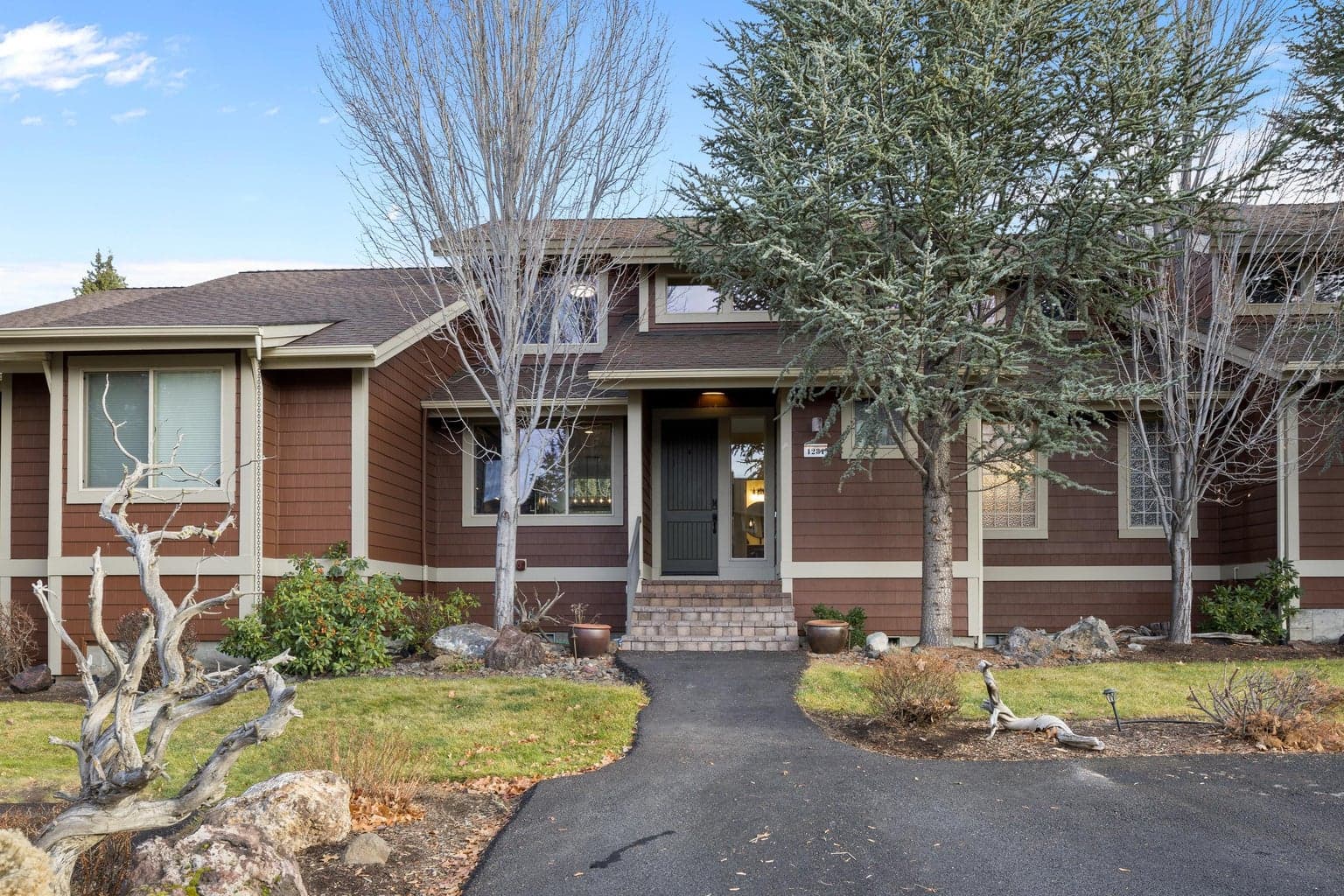 Photo of 1281 Highland View 1 of 42