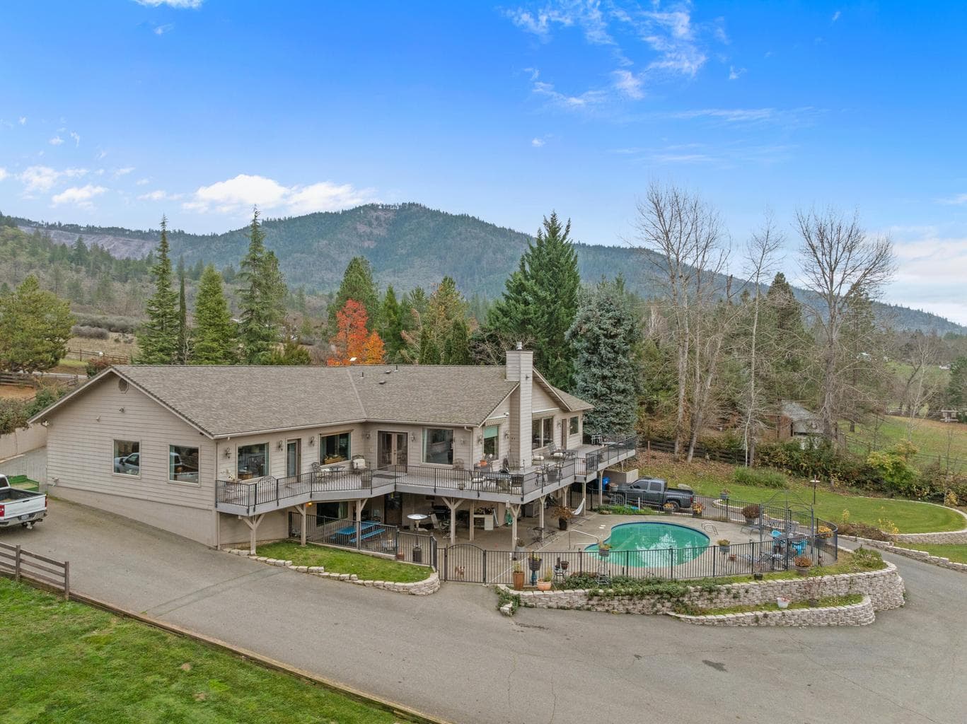 Photo of 100 Springbrook 2 of 87