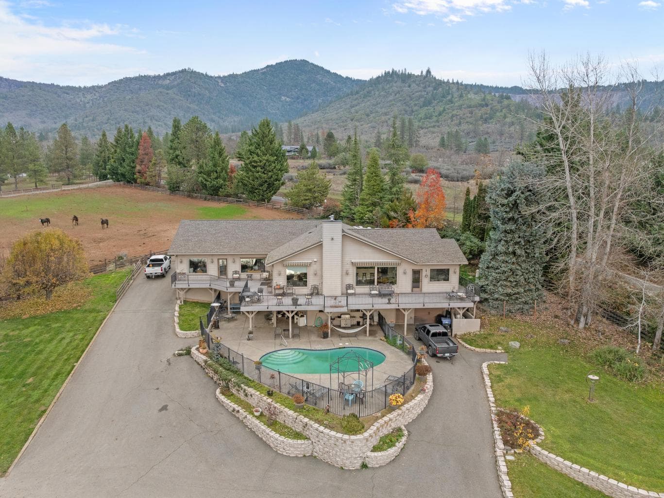 Photo of 100 Springbrook 3 of 87