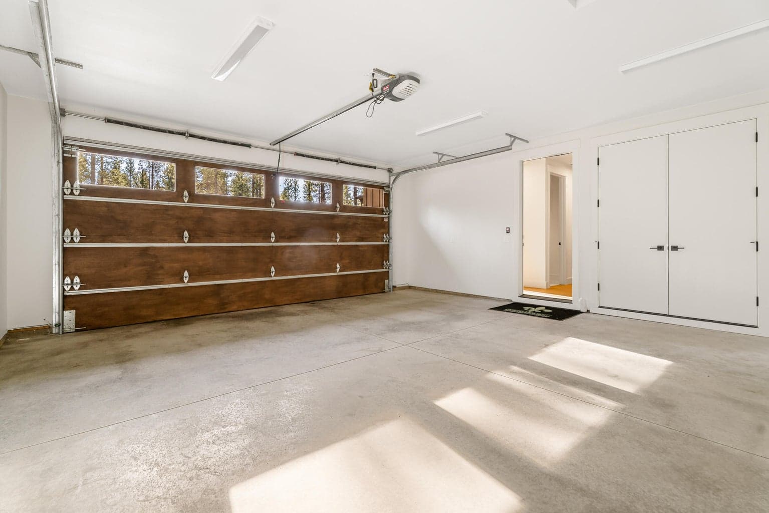 2-Car Garage