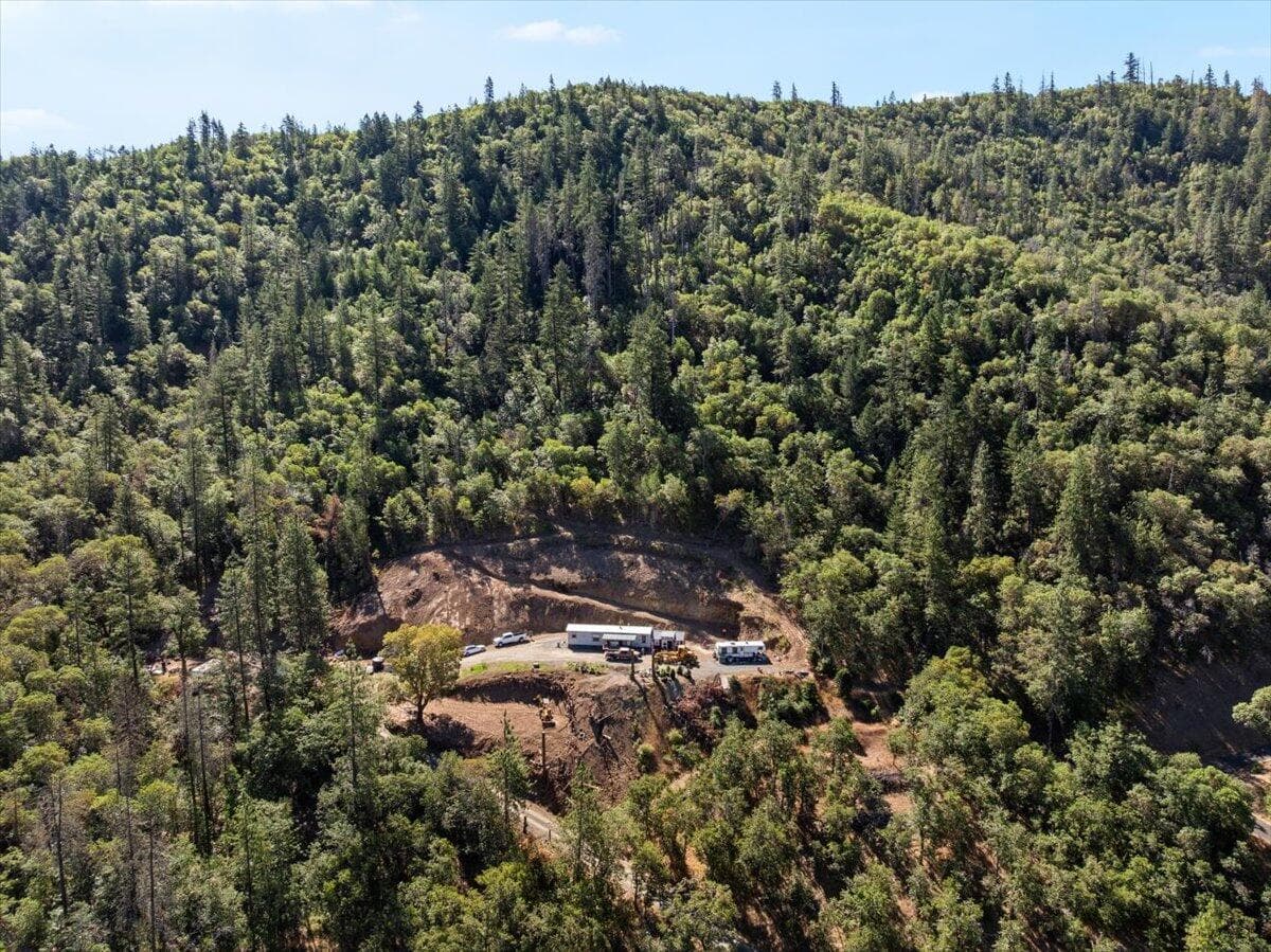 Photo of 1050 Wards Creek 5 of 22