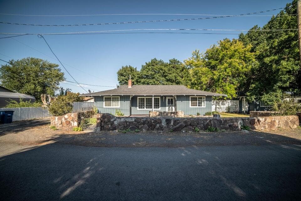 156 Spruce