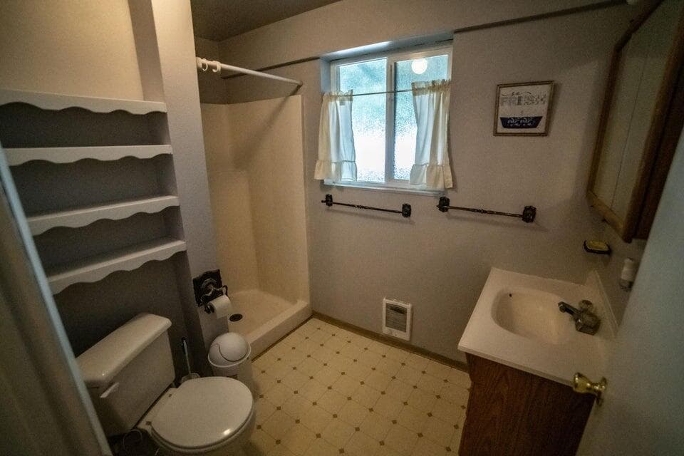 Photo of 156 NE Spruce Lane 22 of 36