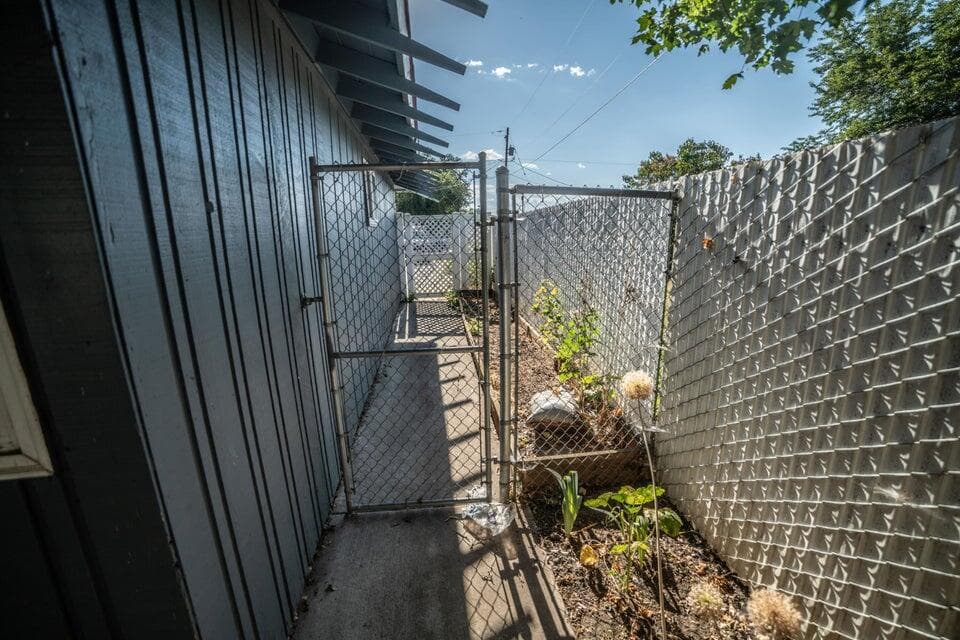 Photo of 156 NE Spruce Lane 28 of 36