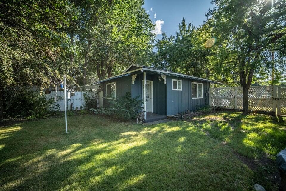 Photo of 156 NE Spruce Lane 29 of 36