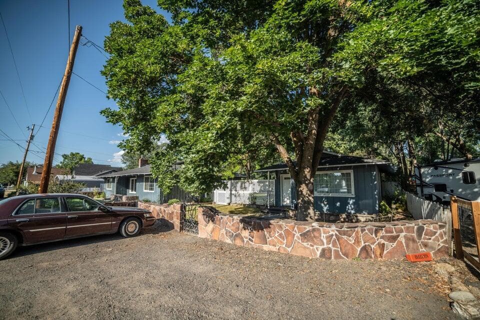 Photo of 156 NE Spruce Lane 32 of 36