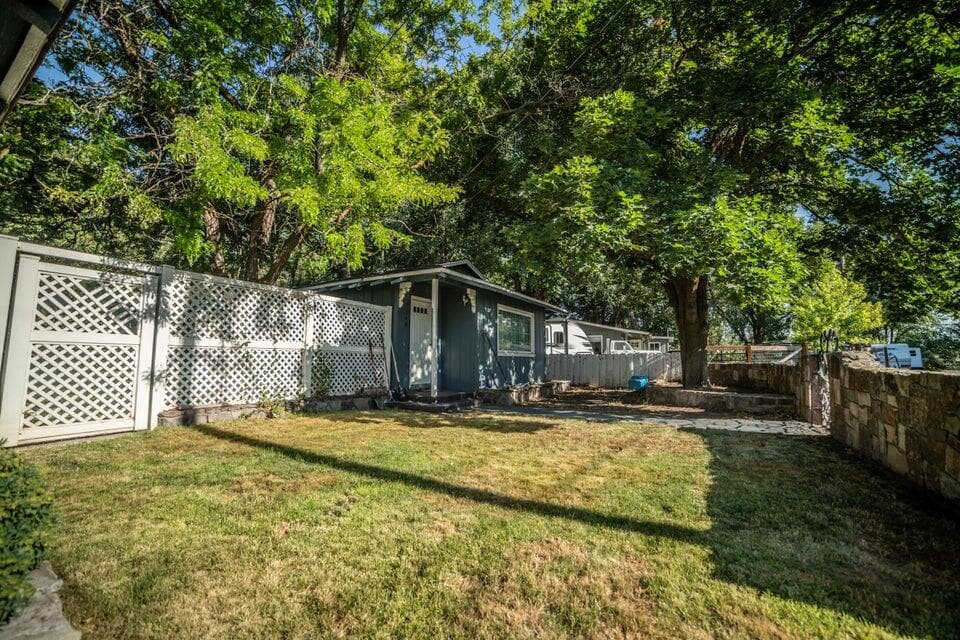 Photo of 156 NE Spruce Lane 34 of 36
