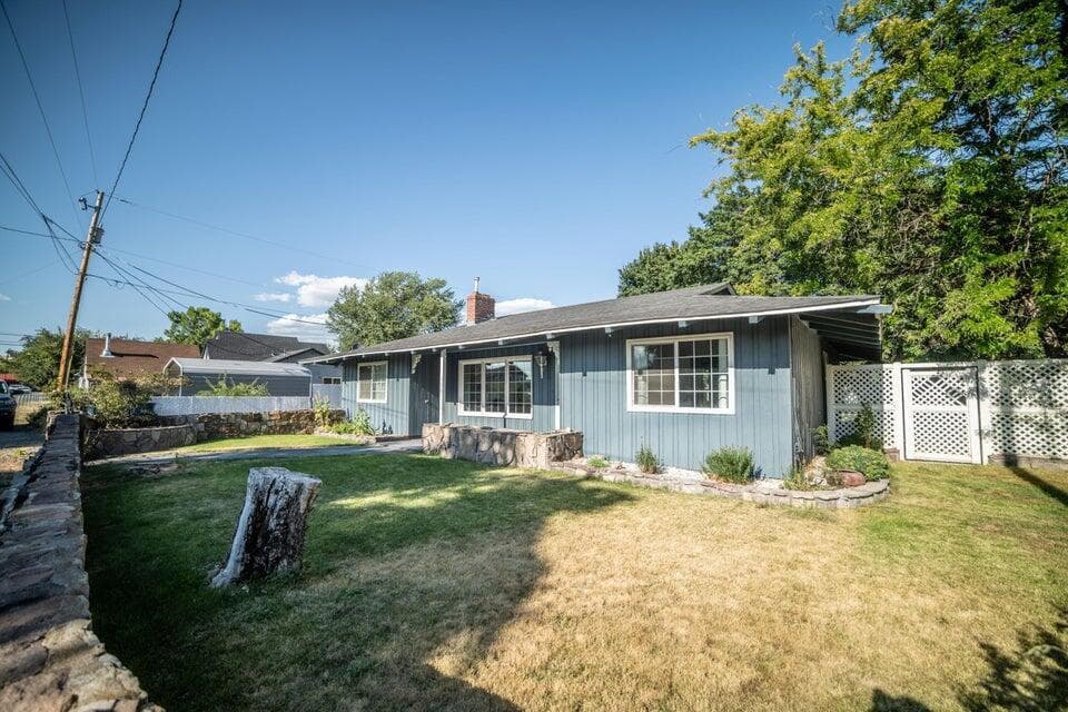 Photo of 156 NE Spruce Lane 35 of 36