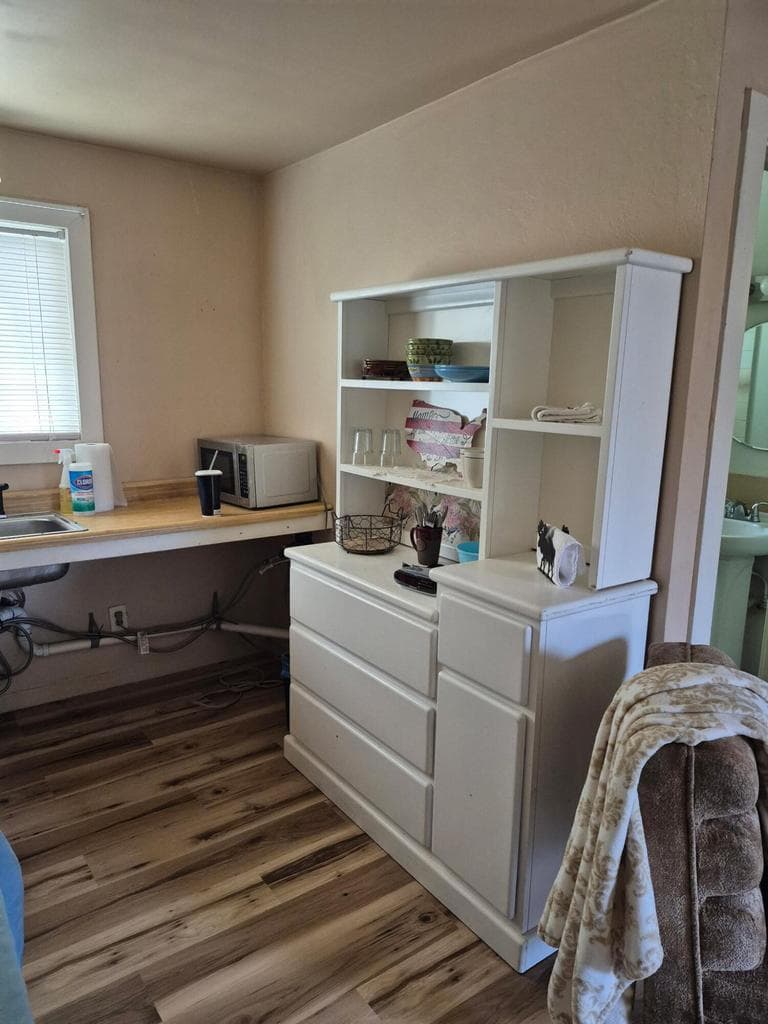 Photo of 755 Canyon 3 of 16