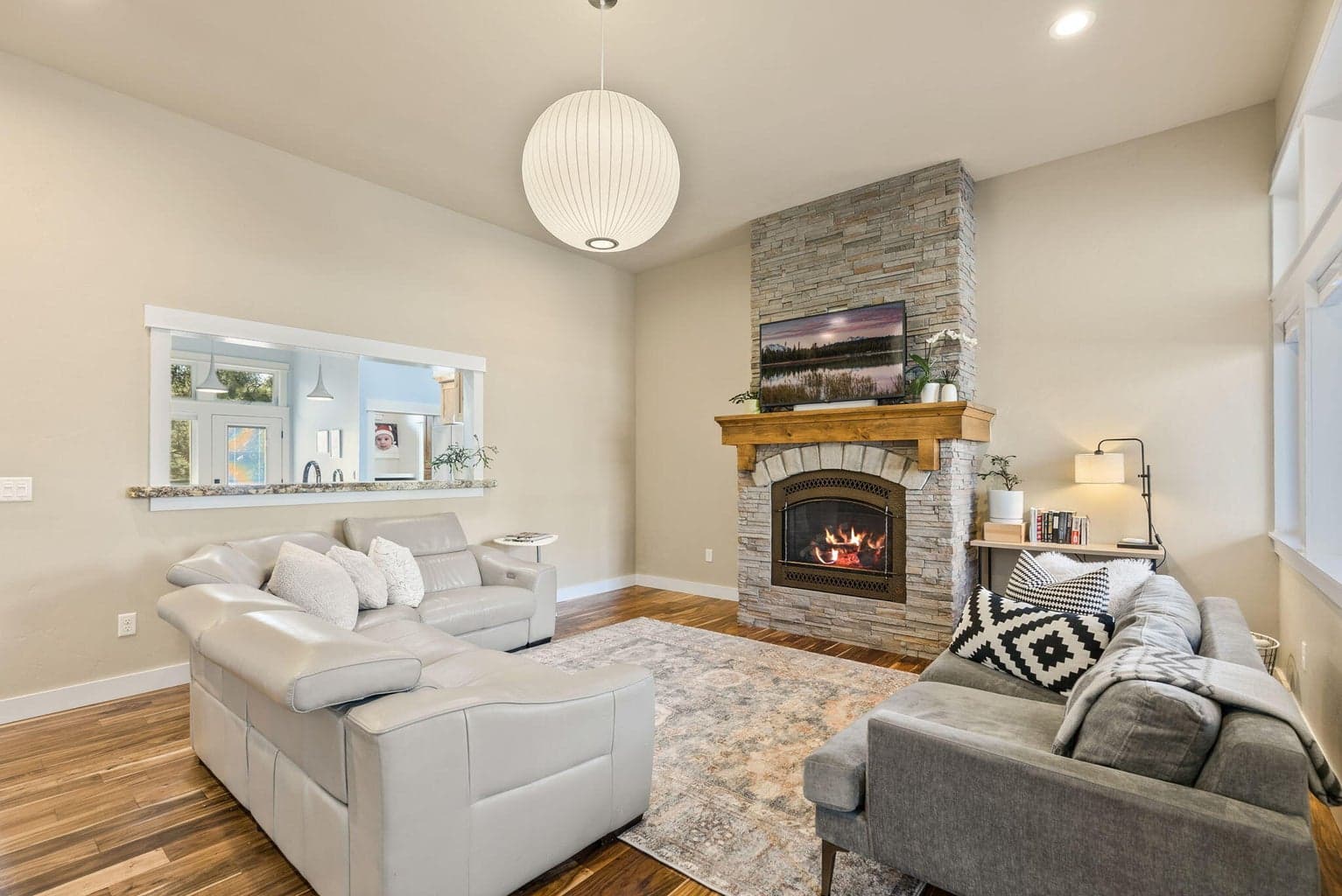 Photo of 2170 NW Lolo Drive 8 of 51