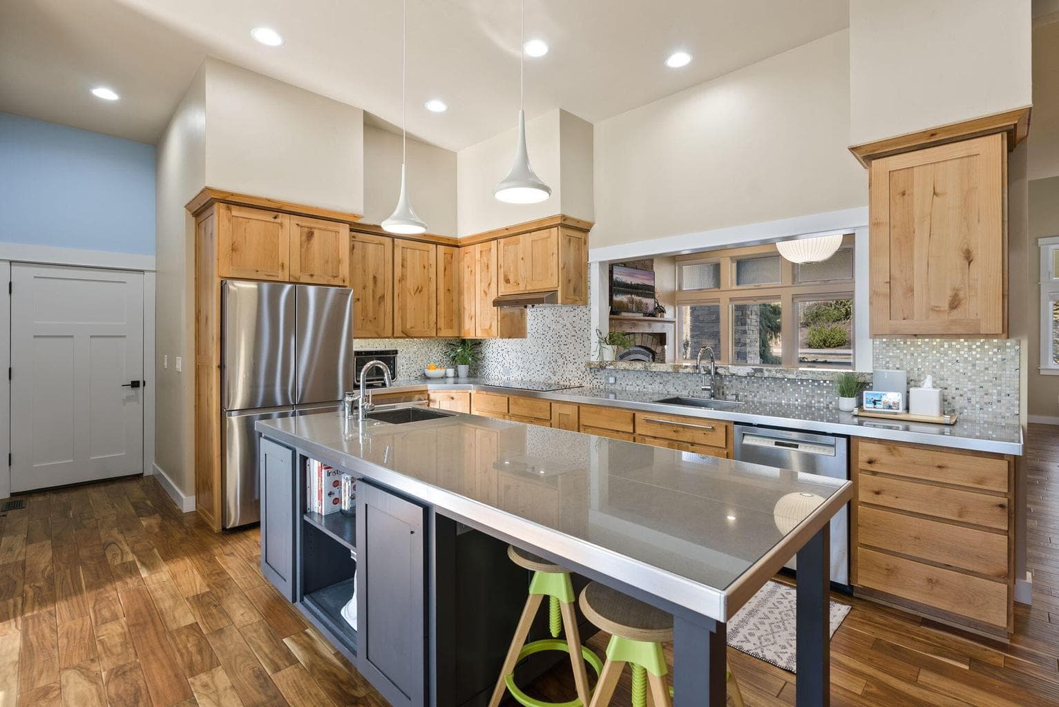 Photo of 2170 NW Lolo Drive 13 of 51