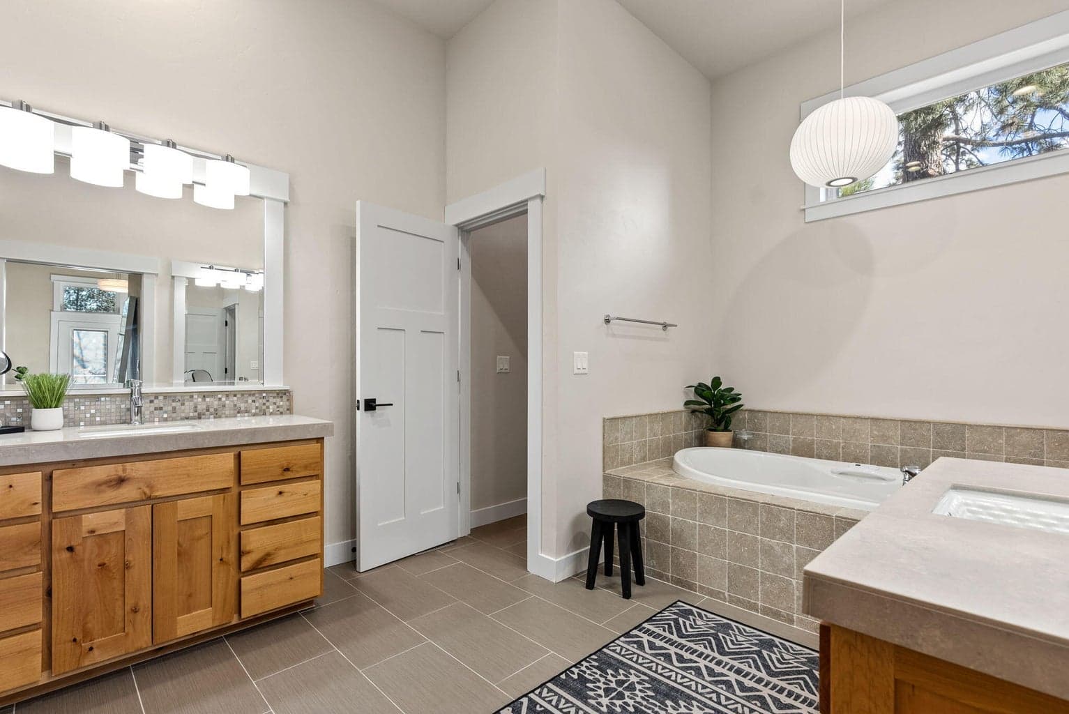 Photo of 2170 NW Lolo Drive 22 of 51