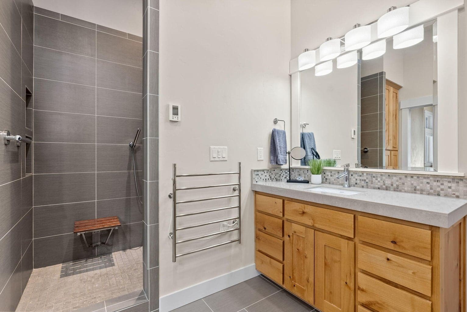 Photo of 2170 NW Lolo Drive 24 of 51