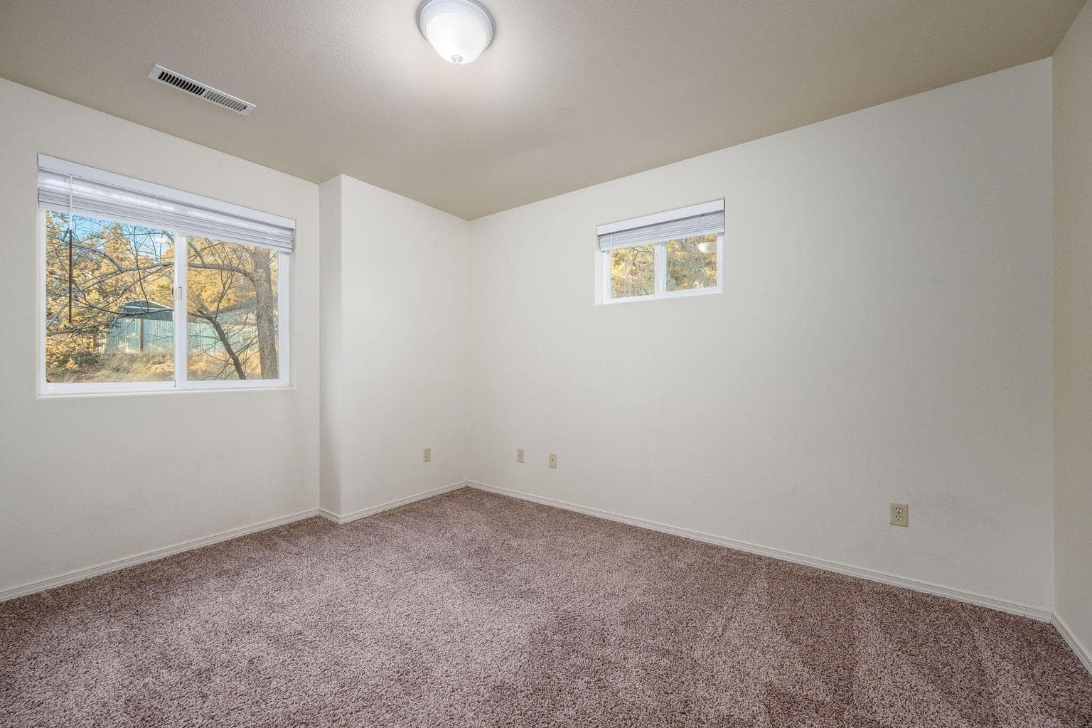 Photo of 919 NW Portland Avenue 13 of 28