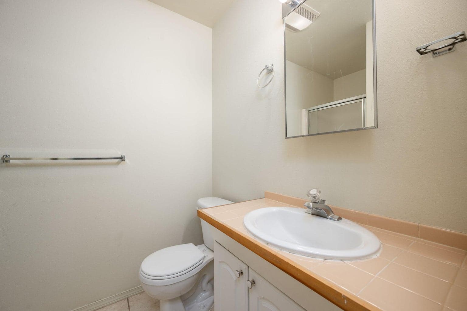 Photo of 919 NW Portland Avenue 14 of 28