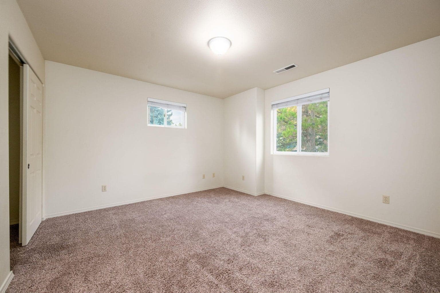 Photo of 919 NW Portland Avenue 15 of 28