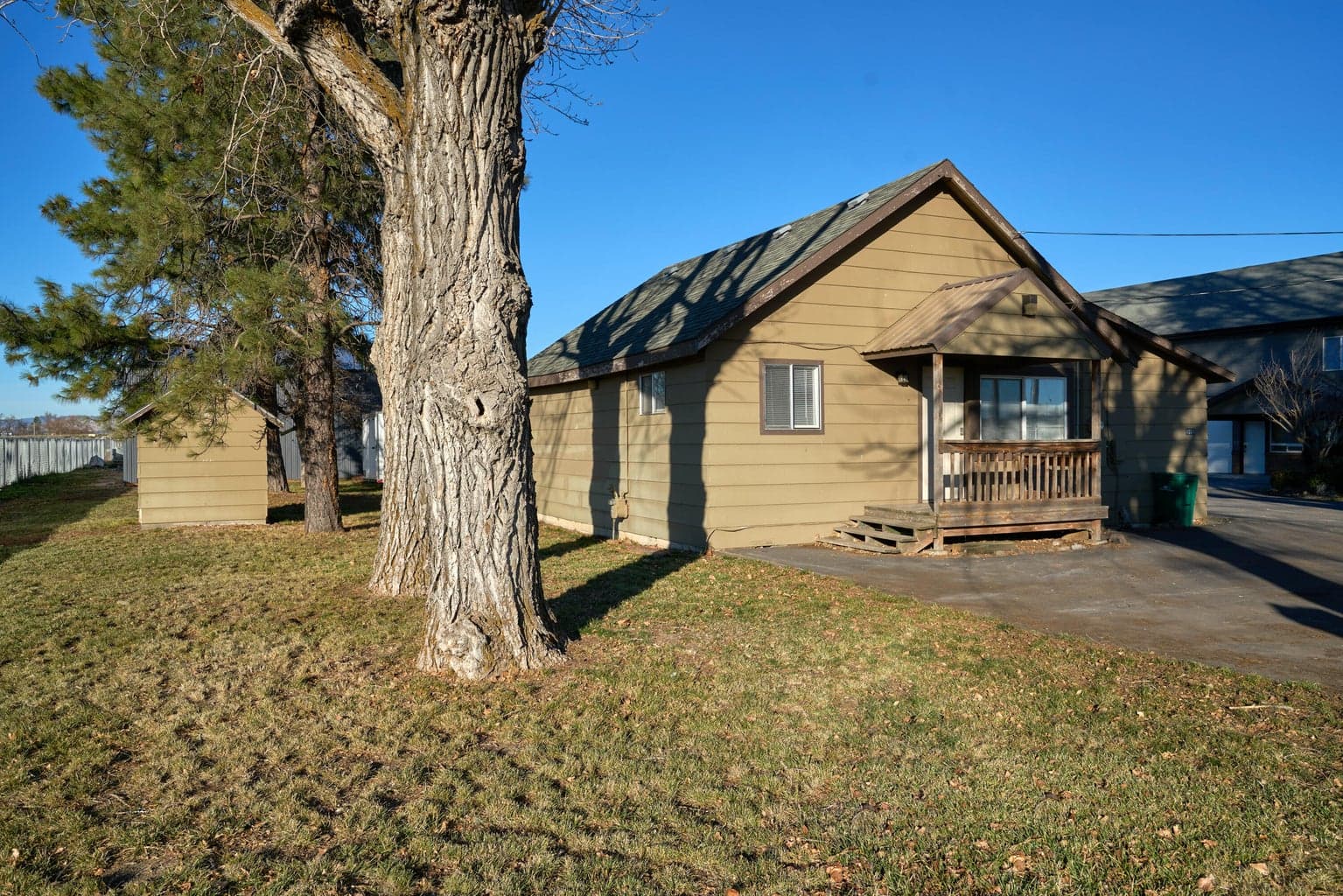 Unit 4, 2 bedroom 1 bath home, 951 Sq Ft