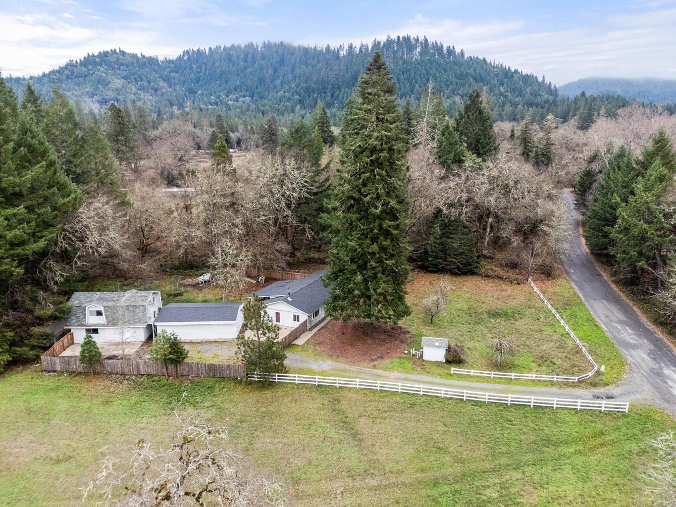 464 Sunny Glen, Wolf Creek, 97497