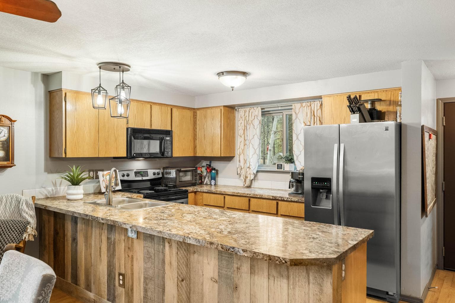 Photo of 55065 Marten Lane 16 of 51