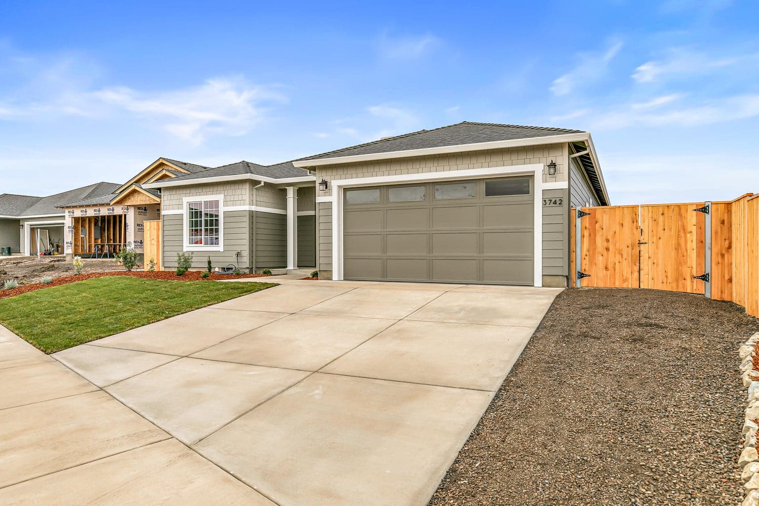 Photo of 3742 Carlin 3 of 35