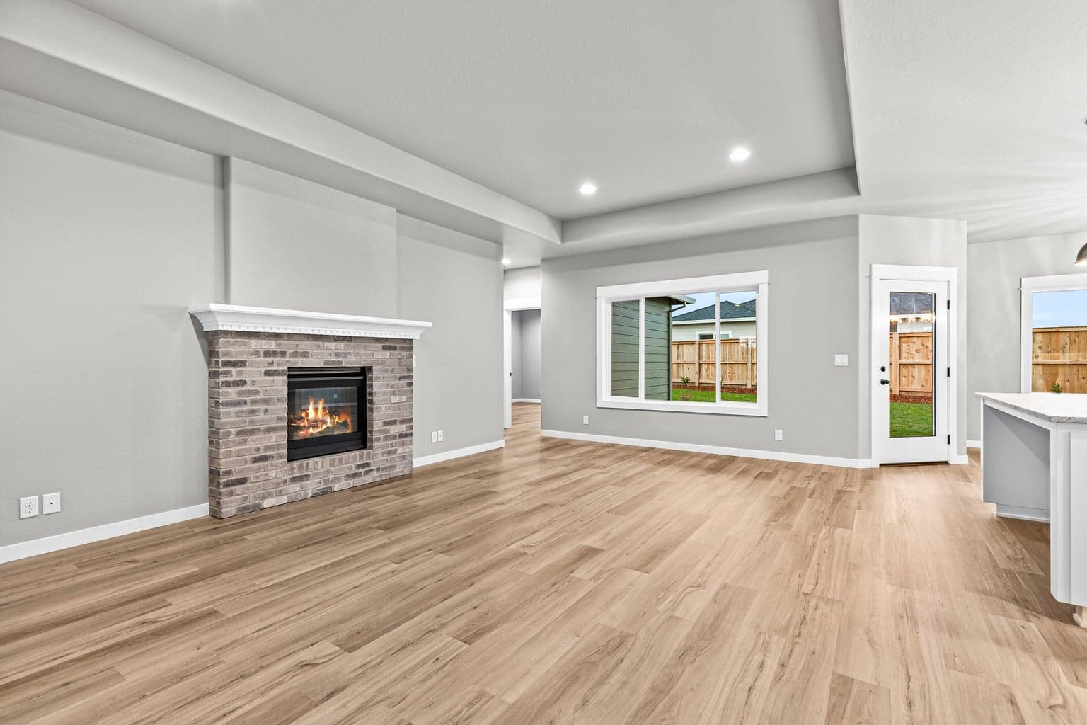 Photo of 3742 Carlin 5 of 35