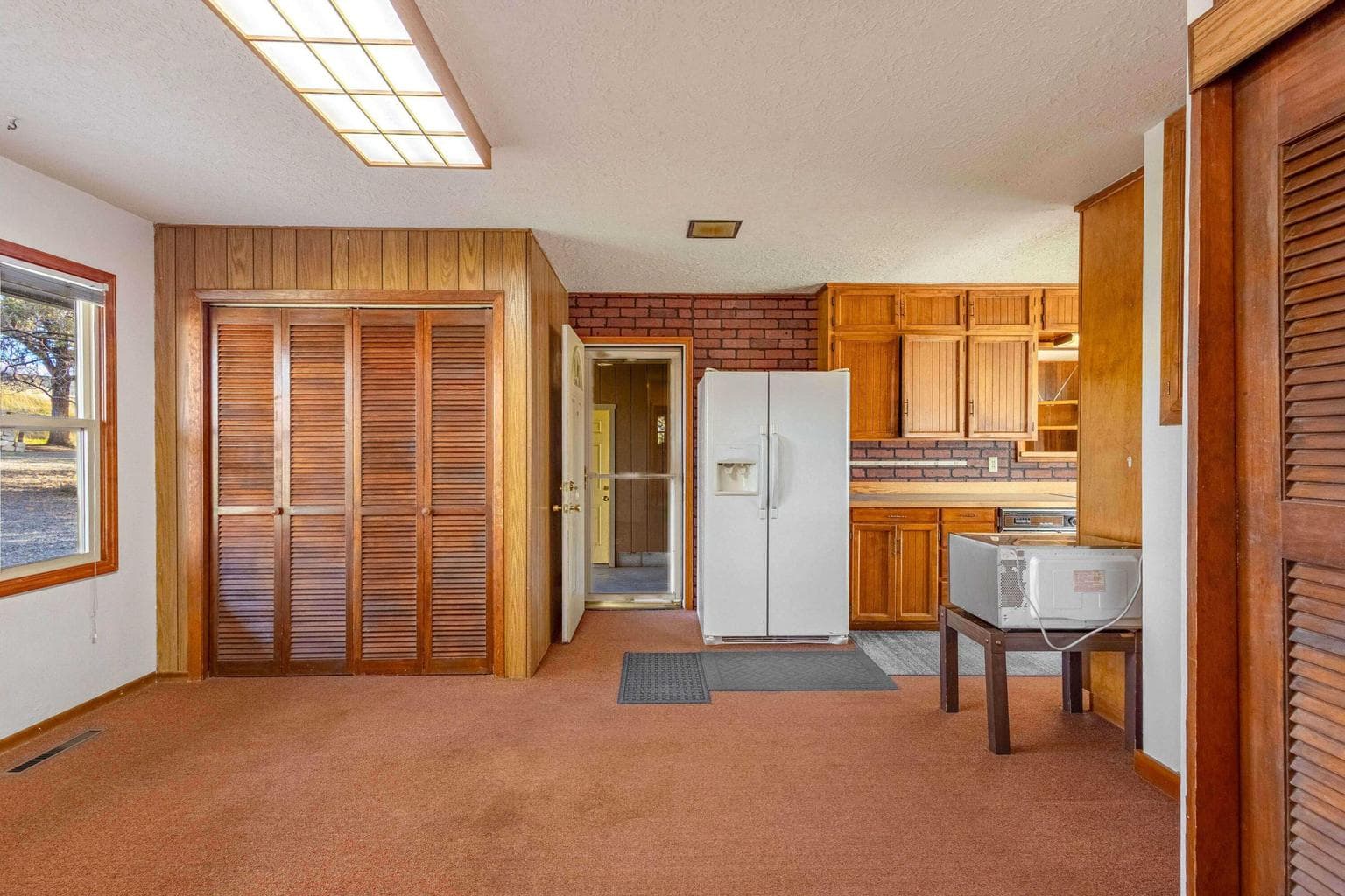 Photo of 402 Claremont 5 of 44