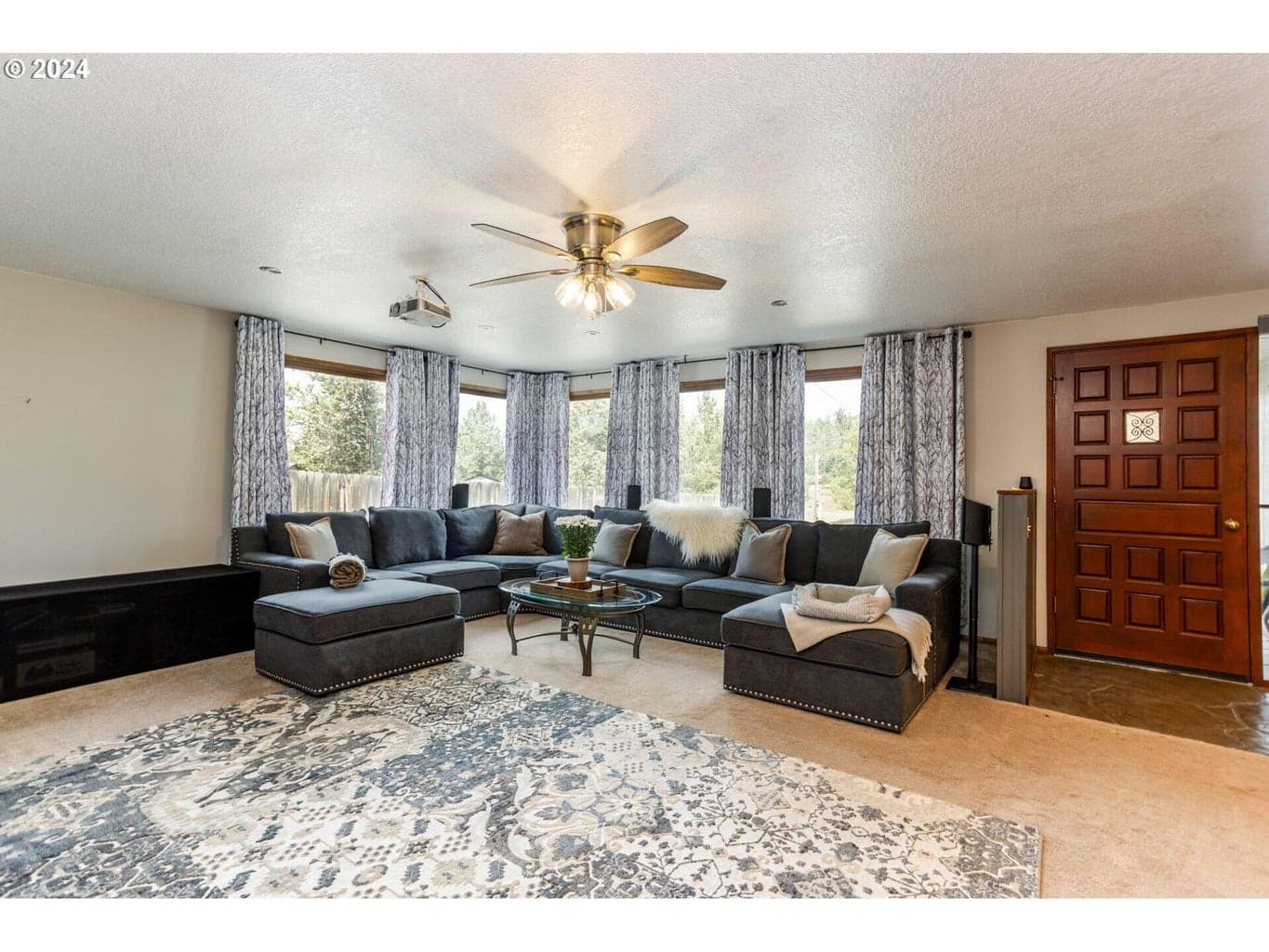 Photo of 13535 Cinder 4 of 38