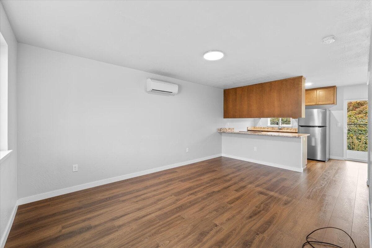 Photo of 610 Main 5 of 16