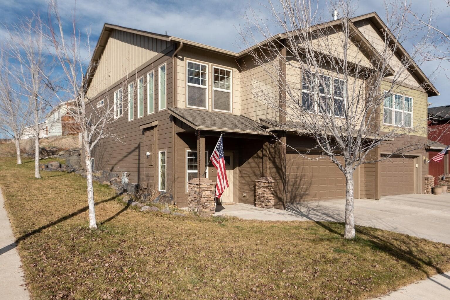 Photo of 591 Brookstone 1 of 1