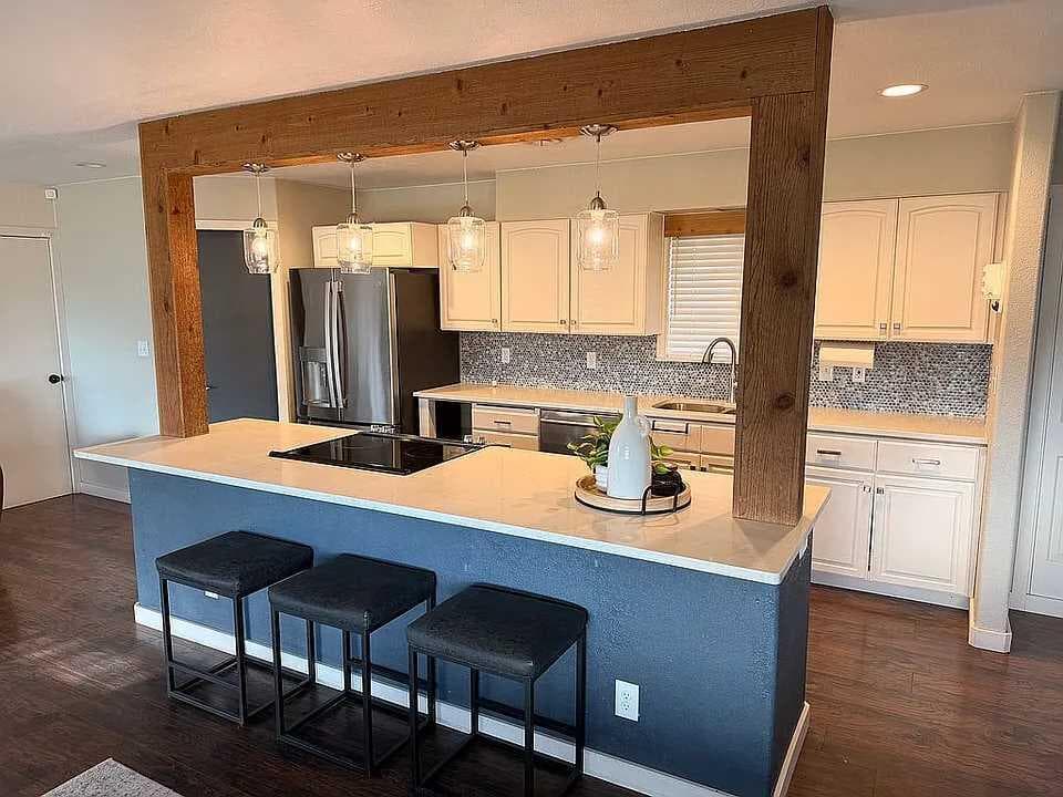 Photo of 825 Ridgeway 4 of 19