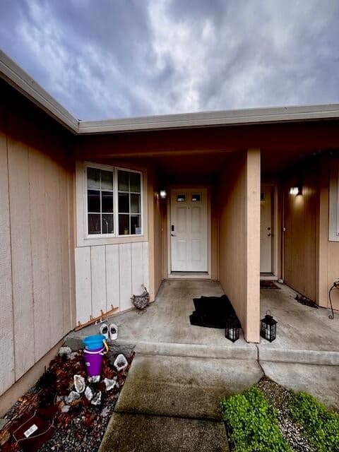 Photo of 921 Rose 2 of 22