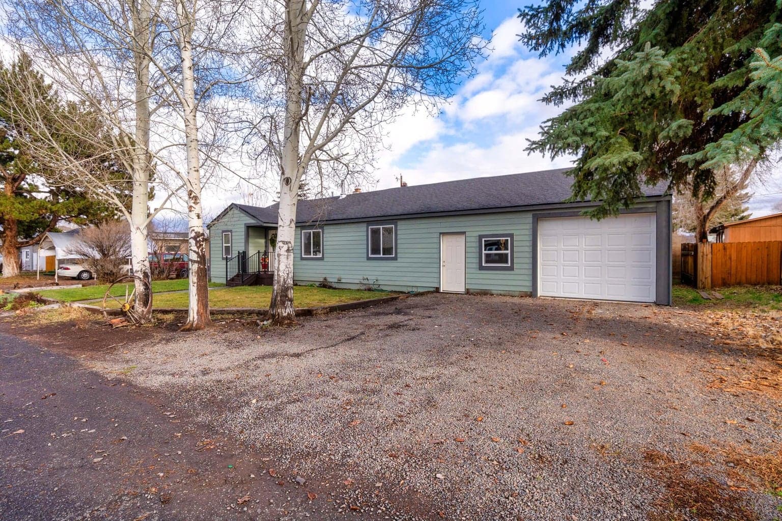 Photo of 704 SE Elm Street 34 of 35