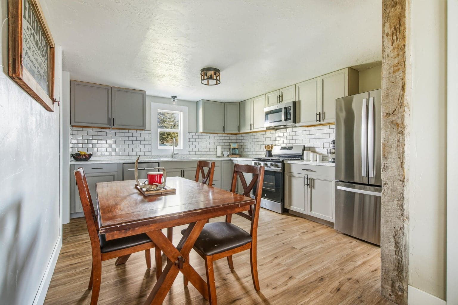 Photo of 704 SE Elm Street 12 of 35