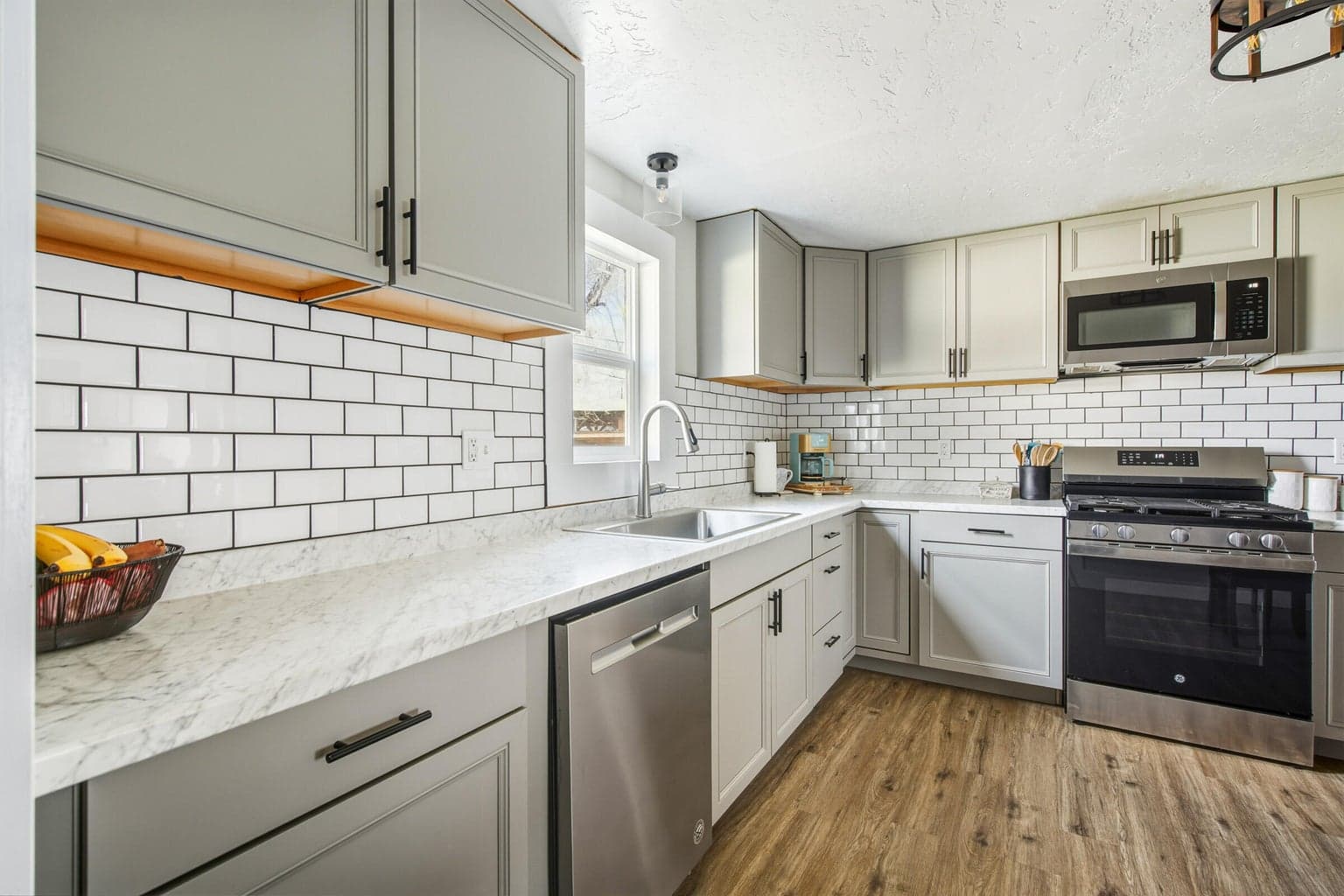 Photo of 704 SE Elm Street 14 of 35