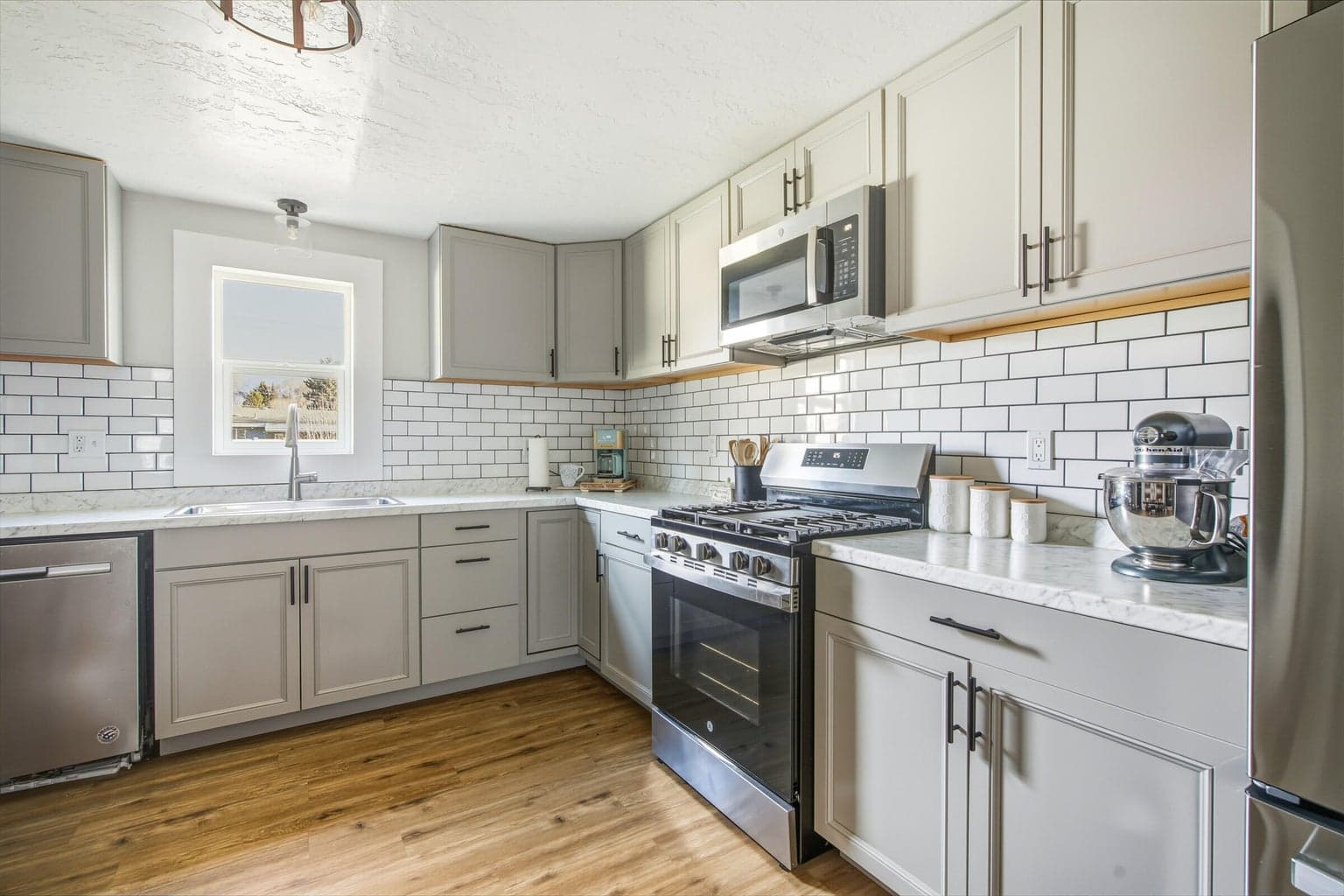 Photo of 704 SE Elm Street 16 of 35