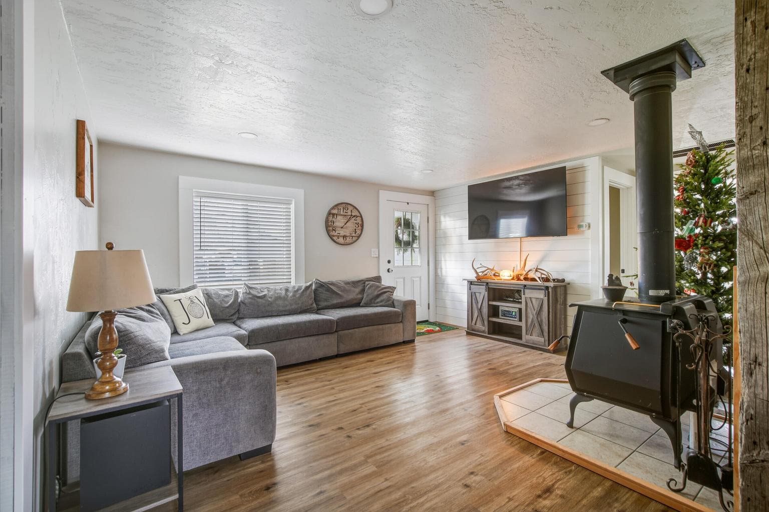Photo of 704 SE Elm Street 10 of 35