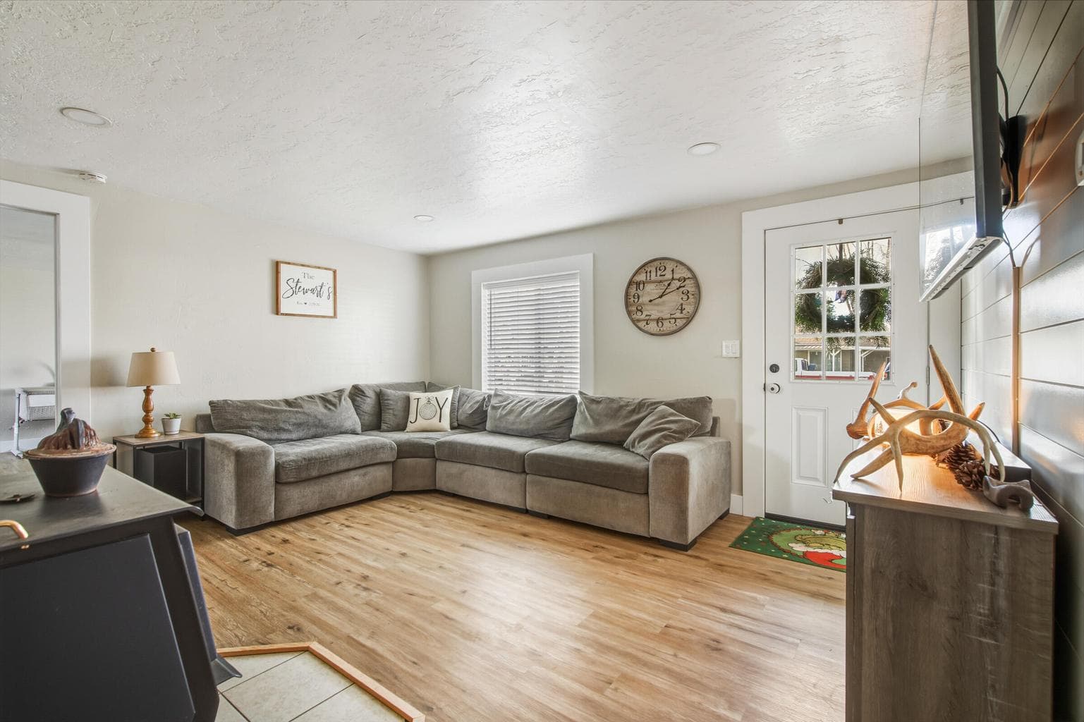 Photo of 704 SE Elm Street 9 of 35