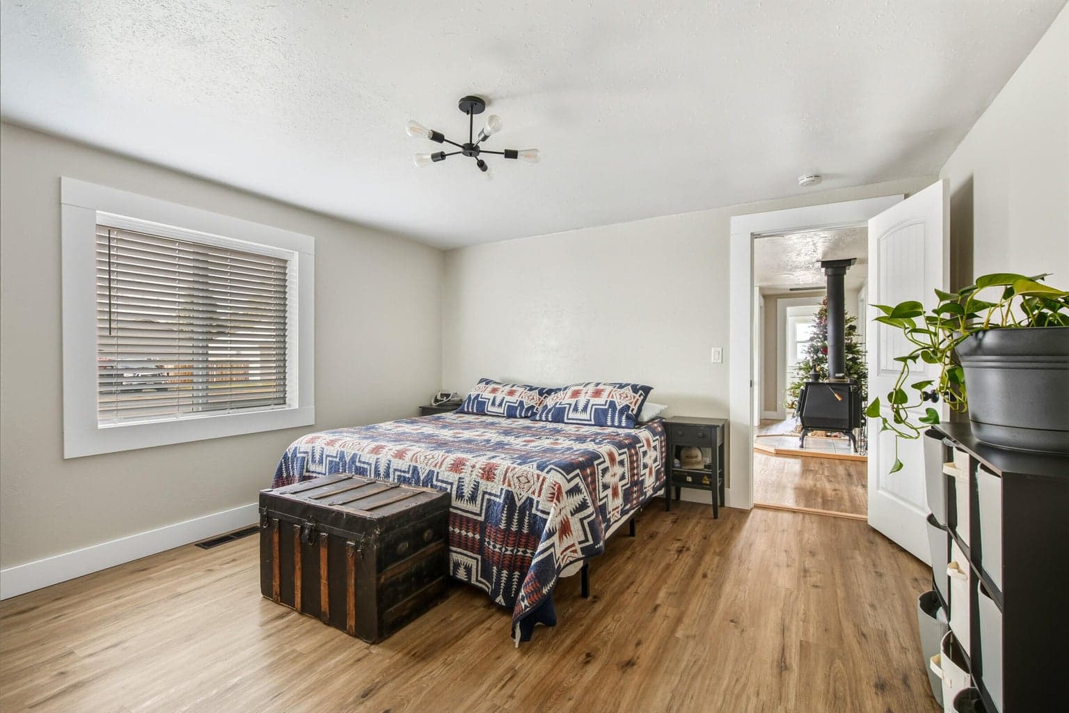 Photo of 704 SE Elm Street 19 of 35