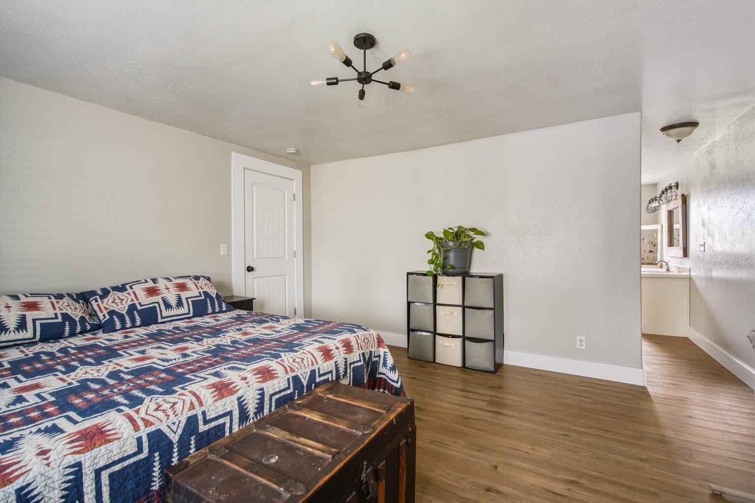 Photo of 704 SE Elm Street 21 of 35